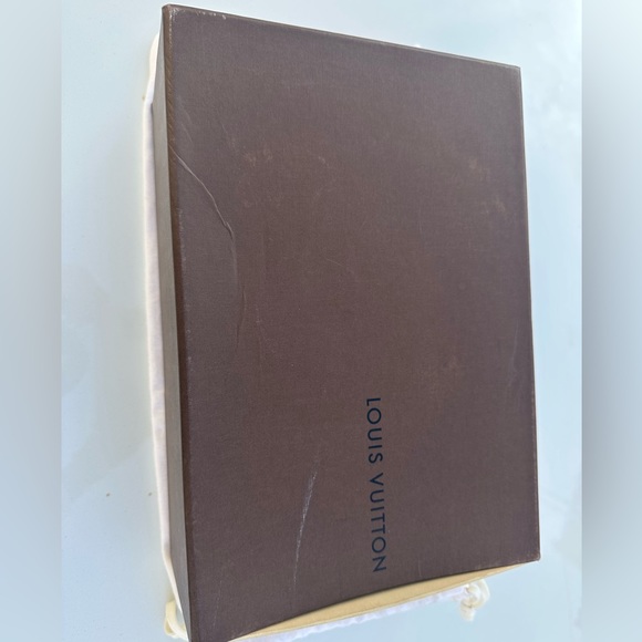 Authentic Louis Vuitton Sneakers- w/ box and dust bag - Picture 9 of 9